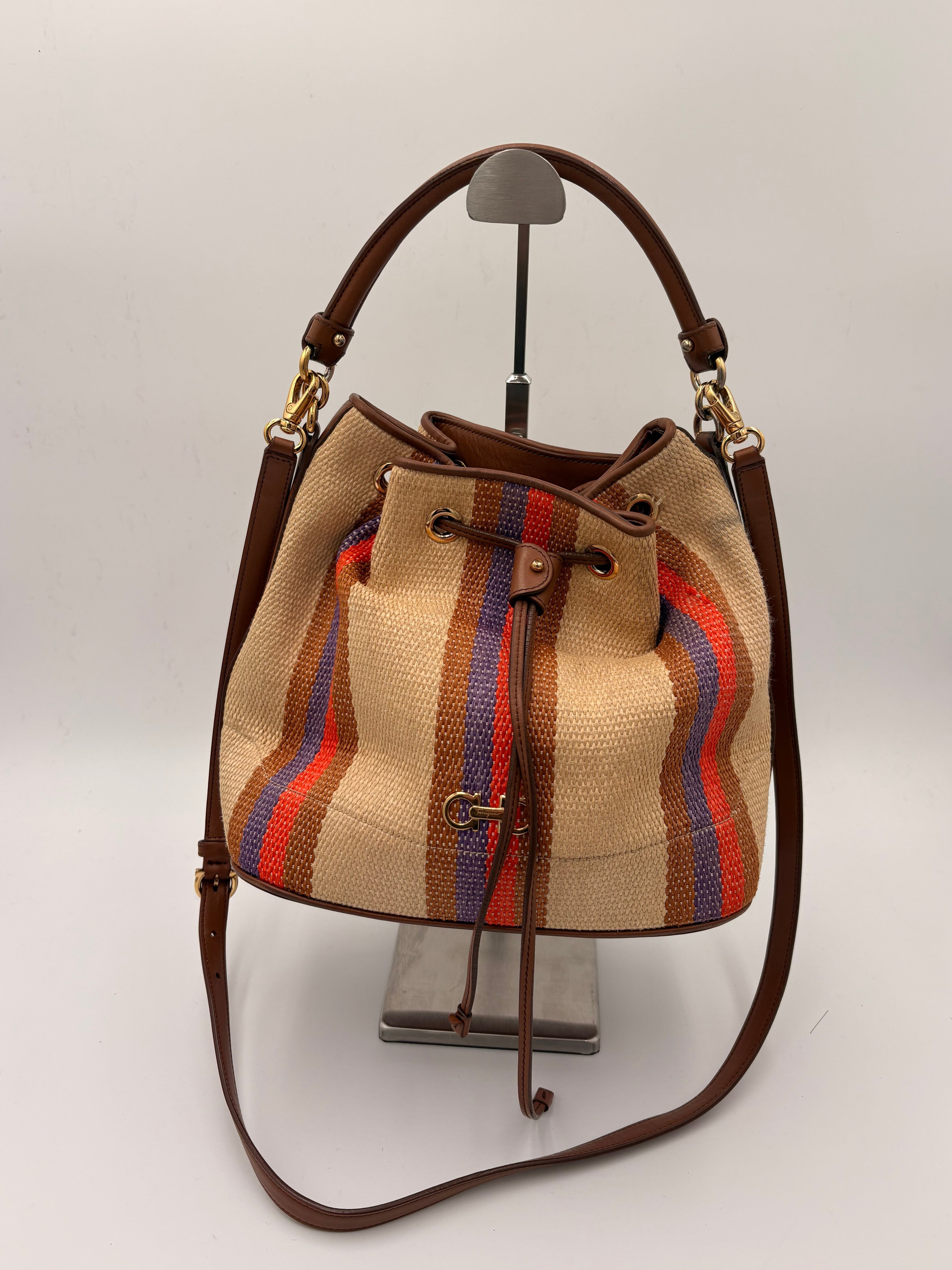 Borsa a Secchiello Salvatore Ferragamo
