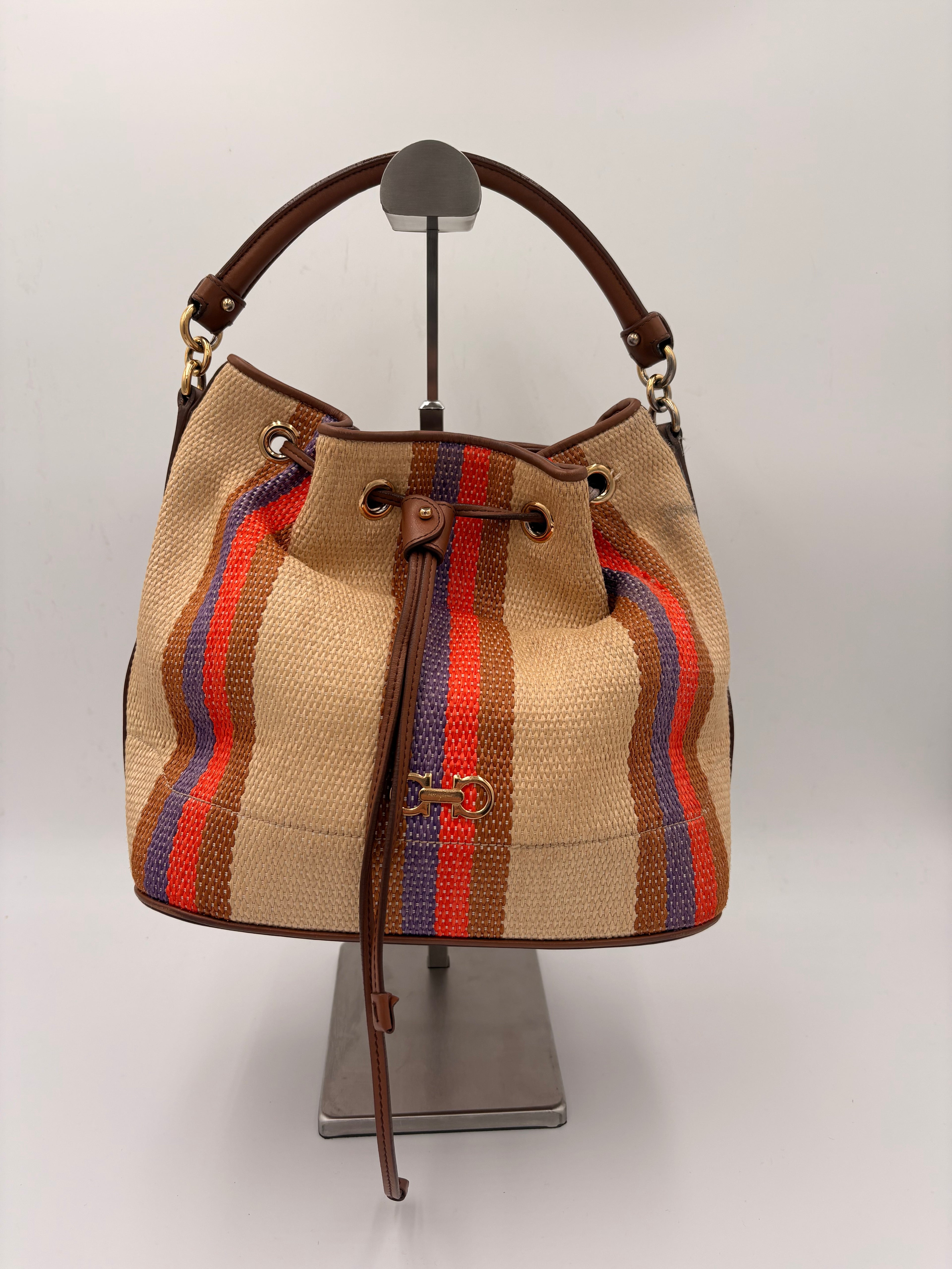 Borsa a Secchiello Salvatore Ferragamo