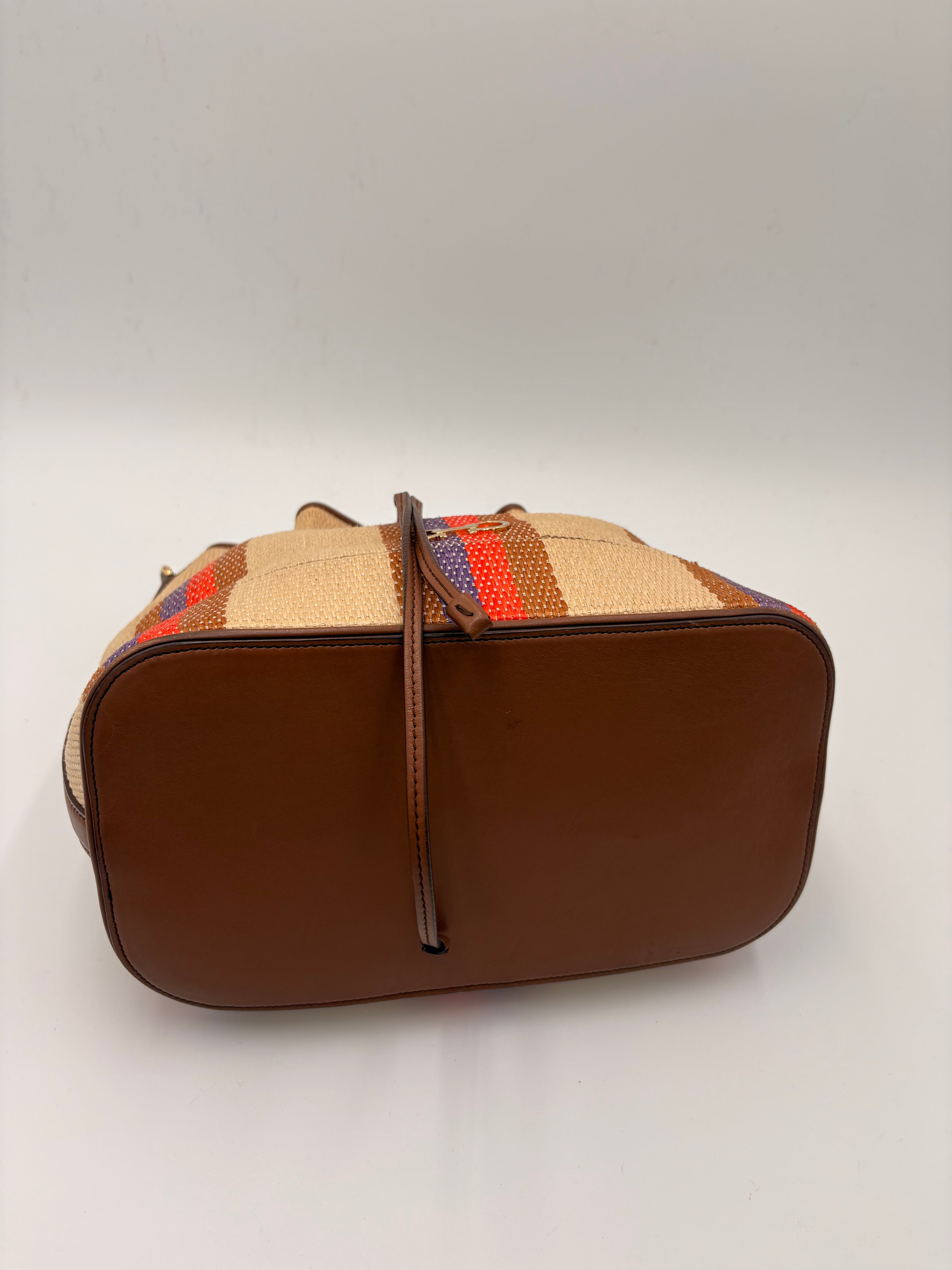 Borsa a Secchiello Salvatore Ferragamo