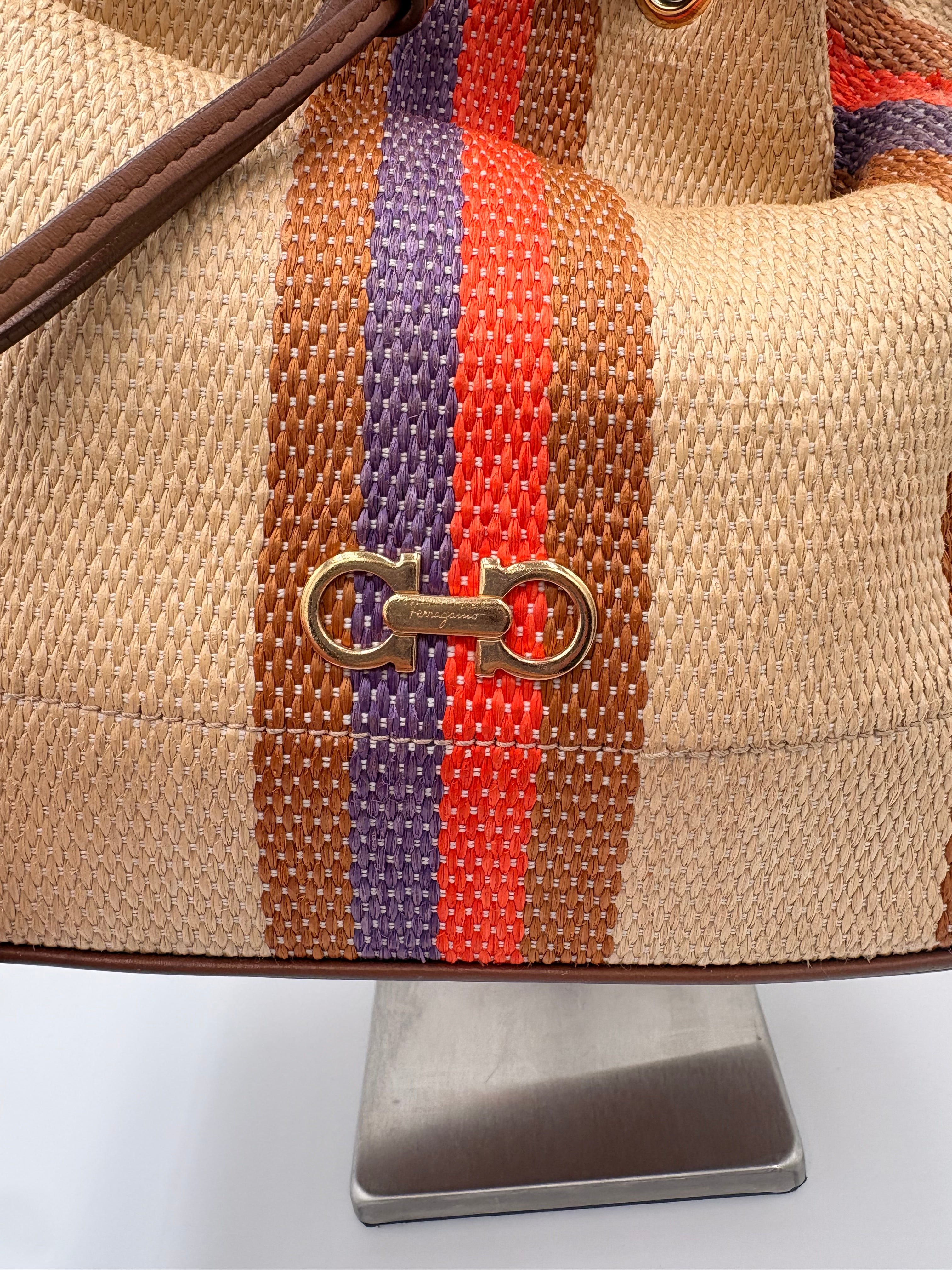 Borsa a Secchiello Salvatore Ferragamo